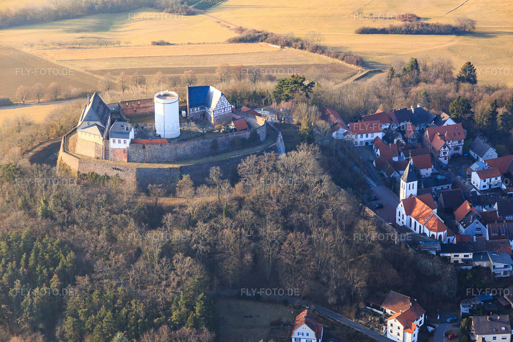 Luftbild: Veste Otzberg im Winter im Ortsteil Hering in Otzberg im Bundesland Hessen in Deutschland. Foto: IMG_096799.jpg vom 15.02.2017 durch Werner Riehm/FLY-FOTO.deLogo der Staatlichen Schlösser und Gärten Hessen - zur