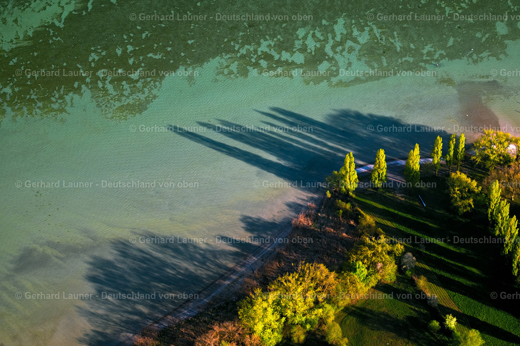 4024338 | GAIENHOFEN 15.04.2020 Uferbereiche am Seegebiet des Untersee nahe Bodensee in Gaienhofen im Bundesland Baden-Württemberg, Deutschland. // Riparian areas on the lake area of Untersee nahe Bodensee in Gaienhofen in the state Baden-Wuerttemberg, Germany. Foto: Gerhard Launer