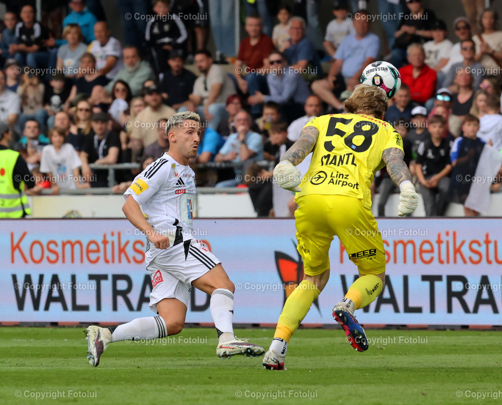 A_LUI_18042026____05 | ADMIRAL BUNDESLIGA RZ PELLETS WAC-BLAU WEISS LINZ 18.04.2026 IM BILD DONIS AVDIJAI : (WAC) UND NICO MANTL (BLAU WEISS) FOTO:FOTOLUI/MW