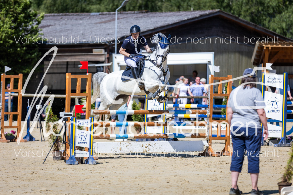 Donop24-ASprmstA-031 | MomenTaufnahmen Pferdesportfotos