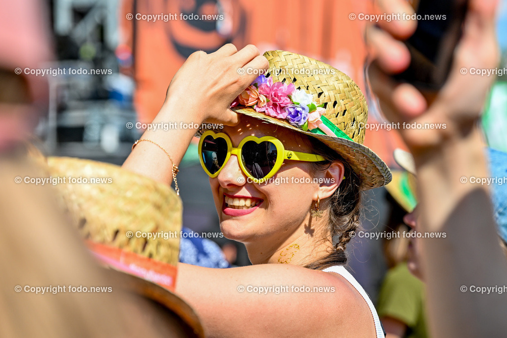 Lido Sounds Festival Linz 2024_ 28.06.2024-41 | 28.06.2024, Linz, AUT, Lido Sounds Festival Linz 2024, im Bild Besucher, Menschen, Musik, Festival