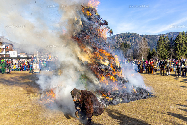 Bärentreiben in Steuerberg | Bildershop von pixelworld.at - Realisiert mit Pictrs.com