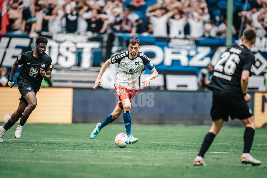 Fußball | Männer | Saison 2023/2024 | 2. Fußball-Bundesliga | 28. Spieltag | Hamburger SV vs. 1. FC Kaiserslautern | 06.04.2024 | Jonas Meffert (#23, HSV) am Ball
