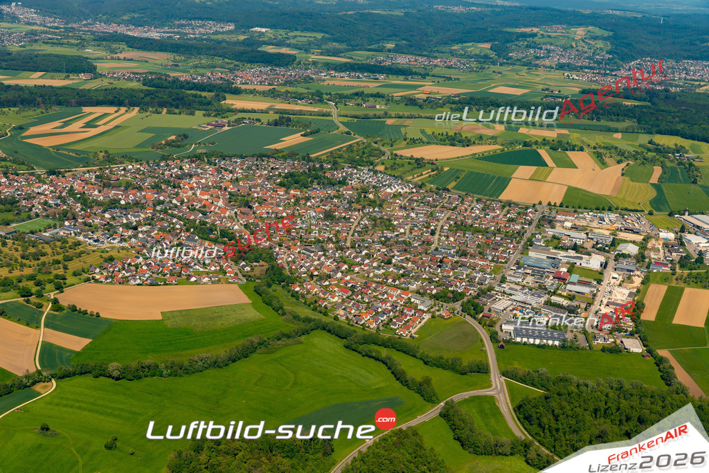 Das Luftbild zeigt :  Schlierbach - Die Luftaufnahme wurde 2024 vom UL-Flugzeug aus erstellt ( keine Drohne ) - Hochauflösende Luftaufnahme - Für grossformatige Ausdrucke geeignet. Die Geschenkidee !Mit Lizenz und Bildrechte bestellbar