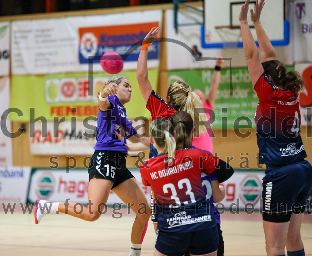 2022-11-19_027_SpVgg_Altenerding_gegen_HC_Donau-Paar | Erding, Deutschland, 19.11.2022:
Handball, Bezirksoberliga Frauen Altbayern 2022 / 2023, 5. Spieltag, SpVgg Altenerding gegen HC Donau/Paar, Endergebnis: 22:33

Lena Prem (SpVgg Altenerding, #15), Franziska Haller (HC Donau/Paar, #7)

Foto: Christian Riedel / fotografie-riedel.net