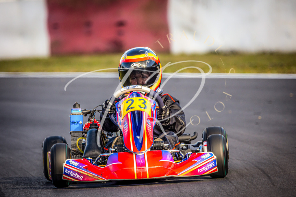 0EDD8460-6311-4834-B56F-E2617C6FDB2C | traudl_s_fotos