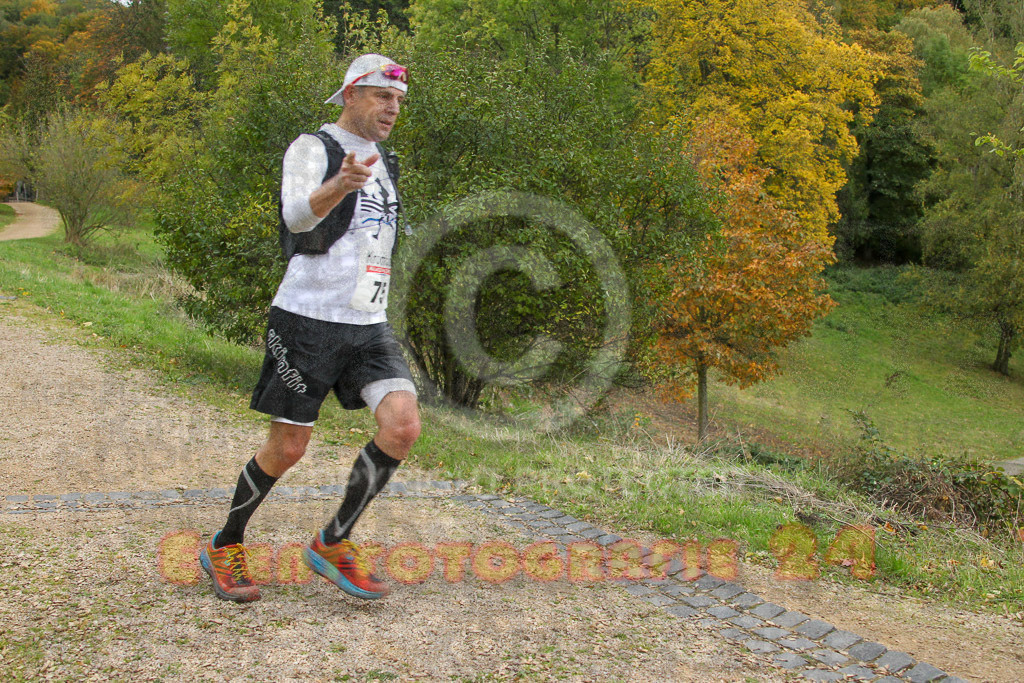 231029_1221_EV4_3536 | Sportfotografie im Rhein-Sieg Kreis, Köln, Bonn, NRW, Rheinland Pfalz, Hessen, etc. Unser Tätigkeitsfeld umfasst den Laufsport vom Volkslauf über den Marathon, Duathlon, Triathon bis zum Ultralauf wie Kölnpfad Ultra oder Schindertrail.