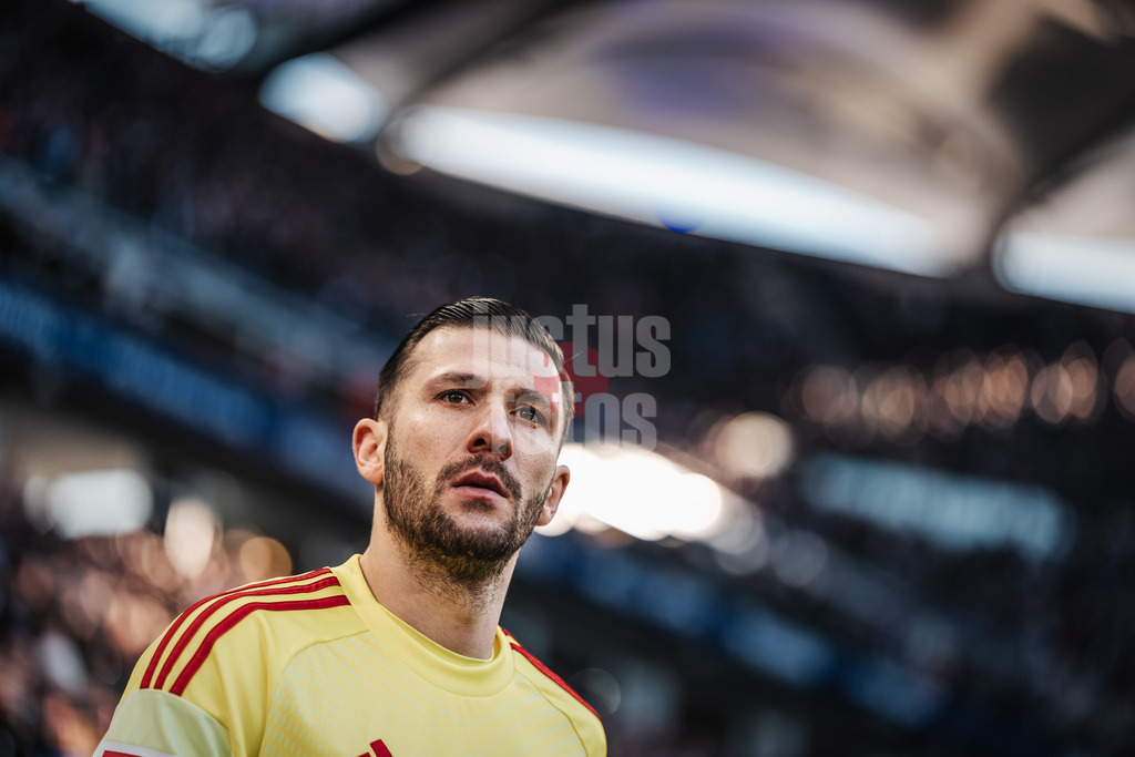 Fußball | Männer | Saison 2025/2026 | 1. Fußball-Bundesliga | 22. Spieltag | Hamburger SV vs. 1. FC Union Berlin | 14.02.2026 | Daniel Heuer Fernandes (#1, HSV) läuft in die Stadion ein