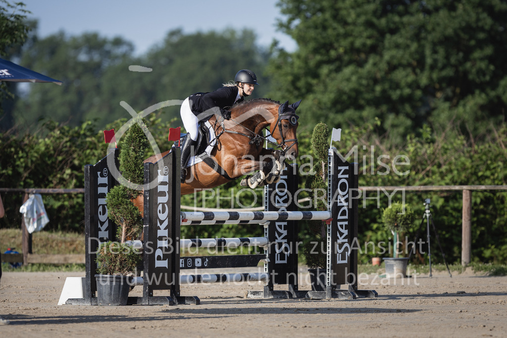 230624_PfSpTa_A2-Spr-107 | Deine schönsten Turniermomente als professionelle Fotos! Entdecke hochwertige Pferdesport-Fotografie im Online-Shop. Jetzt Fotos finden & bestellen!