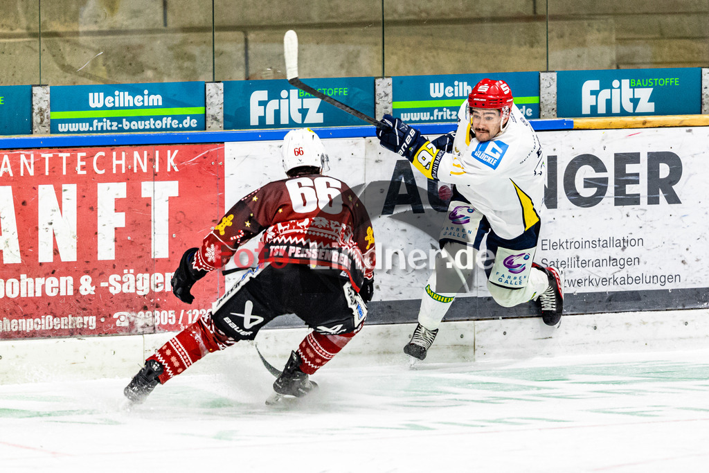 Bayernliga Eishockey, TSV Peißenberg Miners gegen den ERV Schweinfurt am 11.12.22 in Peißenberg | Bayernliga Eishockey, TSV Peißenberg Miners gegen den ERV Schweinfurt am 11.12.22 in Peißenberg