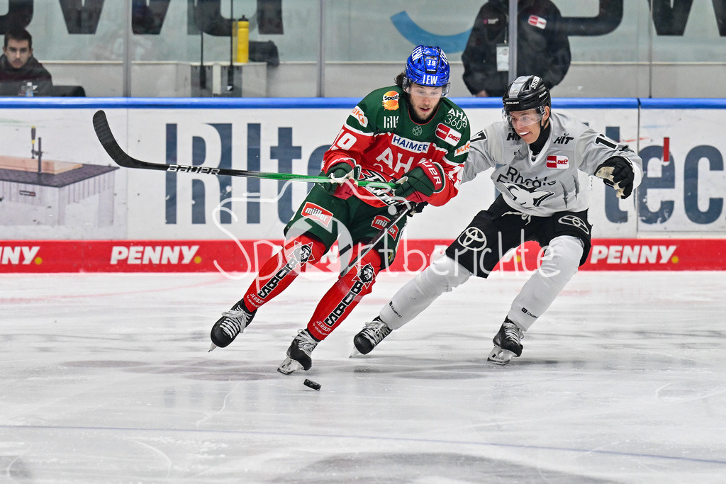 Augsburger Panther - Kölner Haie | Im duell Riley DAMIANI (Augsburger Panther #19) und Jan Luca SENNHENN (Koelner Haie #17) / zweikampf / DEL: Augsburger Panther - Kölner Haie, Curt Frenzel Stadion am 29.09.2024