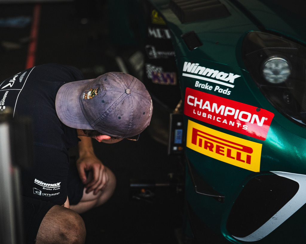 TXO04260 | Exklusive Motorsport-Fotografie aus Leipzig von TXO Media – für Rennfahrer, Teams & Sponsoren. Sausemuth liefert starke Bilder, die Emotion zeigen. Jetzt buchen & glänzen! - Realisiert mit Pictrs.com