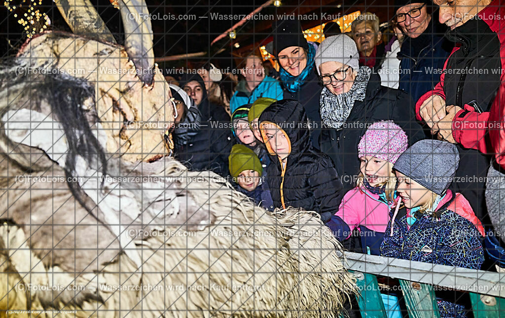 ALP5223_WIESELBURGER ADVENT_Perchtenlauf | (C)FotoLois.com, Alois Spandl, WIESELBURGER ADVENT, Perchtenlauf, So 10. Dez. 2023.