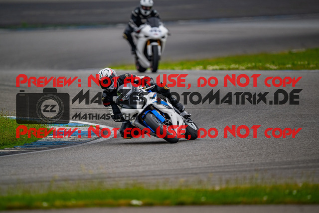 MaZZes_FotoMatrix_240701_6007705_8531 | ROT