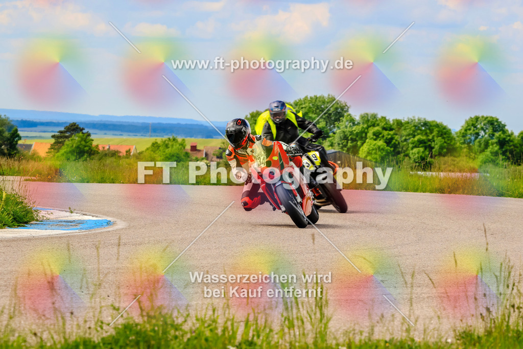 MotoTeam-0943 | Hier findet Ihr Bilder von Touristenfahrten auf der Nürburgring Nordschleife oder von anderen Veranstaltungen die ich besucht habe. Viel Spass beim Durch Schauen 