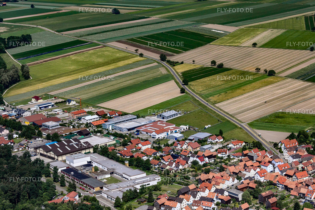 Gewerbegebiet Im Gereut von Osten | Luftbild: Gewerbegebiet Im Gereut von Osten in Hatzenbühl im Bundesland Rheinland-Pfalz in Deutschland. Foto: IMG_18437.jpg vom 30.05.2009 durch Werner Riehm/FLY-FOTO.de - Realisiert mit Pictrs.com