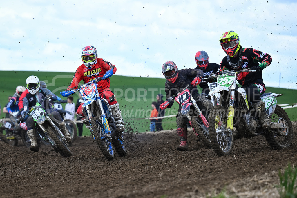 Motocross Schlatt bei Winterthur - 29. April 2023 | #164 Strohmeier Nico aus Fehren (CH) auf Tm Racing, #10 Krucker Daniel aus Naefels (CH) auf Honda und #252 Bischof Pascal aus Zuerich (CH) auf Husqvarna in der Kategorie MX2 / TL am Motocross Schlatt bei Winterthur, 29. April 2023.
Instagram: @mx_schlatt | @mc_wila | @sam_schweiz
Bild: Sportfotografie Markus Aeschimann | www.markus-aeschimann.ch - Realisiert mit Pictrs.com