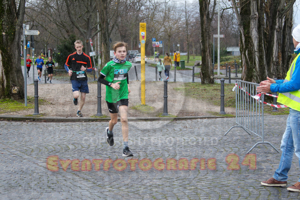 231231_1017_EV4_8291 | Sportfotografie im Rhein-Sieg Kreis, Köln, Bonn, NRW, Rheinland Pfalz, Hessen, etc. Unser Tätigkeitsfeld umfasst den Laufsport vom Volkslauf über den Marathon, Duathlon, Triathon bis zum Ultralauf wie Kölnpfad Ultra oder Schindertrail.