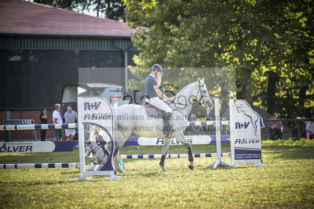 DOS_0429 | Entdecke hochwertige Reitturnierfotos von Foto Oger. Professionell, emotional und authentisch – jetzt Lieblingsmomente im Shop bestellen.Deutschlandweite Turnierfotografie. - Realisiert mit Pictrs.com