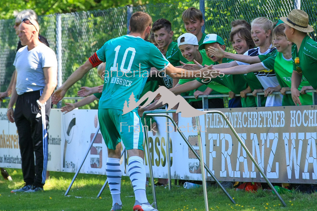 993T1320 | Medien- Sport- Entertainmentfotos
