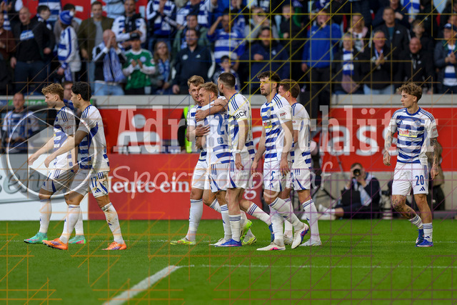 07.04.2026, GER, Fussball, Herren, 3. Liga, Saison 2025/2026, MSV Duisburg - VfL Osnabrück | Joshua Bitter (MSV Duisburg) Torjubel, jubelt mit seiner Mannschaft nach dem Treffer zum 1:0 