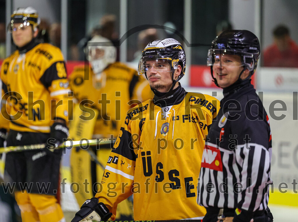 2025-08-22_071_TSV_Erding_gegen_EV_Fuessen | Erding, Deutschland, 22.08.2025:Eishockey, Oberliga Süd 2025 / 2026, Testspiel, TSV Erding gegen EV Füssen, Endergebnis: 1:4Ondrej Zelenka (EV Füssen, #6)Foto: Christian Riedel / fotografie-riedel.net