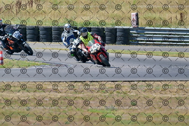 26bt04-1073 | markuskiefer.com - Realisiert mit Pictrs.com