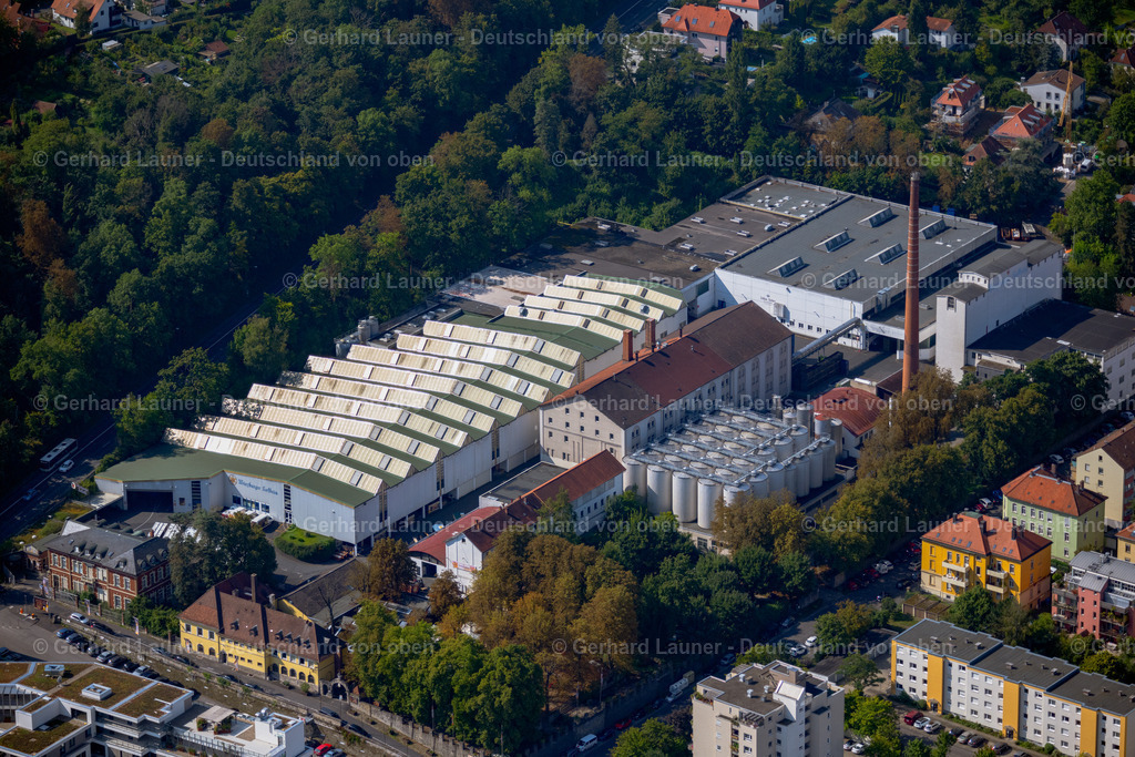 4050608 | Würzburger Hofbräu GmbH Höchberger Straße 28 97082 WürzburgTelefon: (0931) 4109 - 0 Fax: (0931) 4109 - 132E-Mail:  info@wuerzburger-hofbraeu.de Internet: www.wuerzburger-hofbraeu.de Geschäftsführer: Michael Haupt, Norbert Lange, Dr. Jörg LehmannInhaltlich verantwortlich im Sinne von § 6 Medienstaatsvertrag: Michael Haupt, Norbert Lange