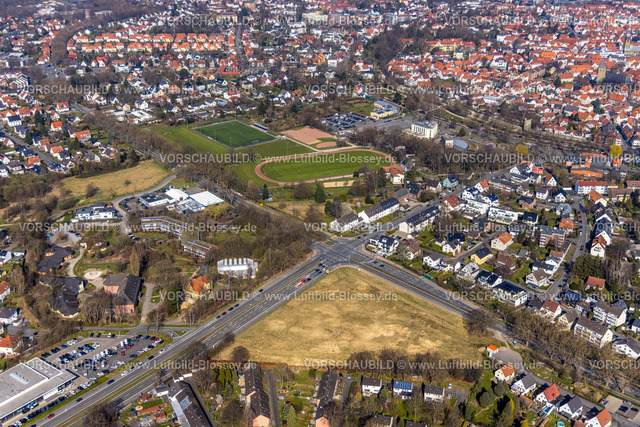 Soest220301330 | Luftbild, Jahnstadion und Brachfläche im Kreuzungsbereich Wisbyring, Jakobi, Soest, Soester Börde, Nordrhein-Westfalen, Deutschland