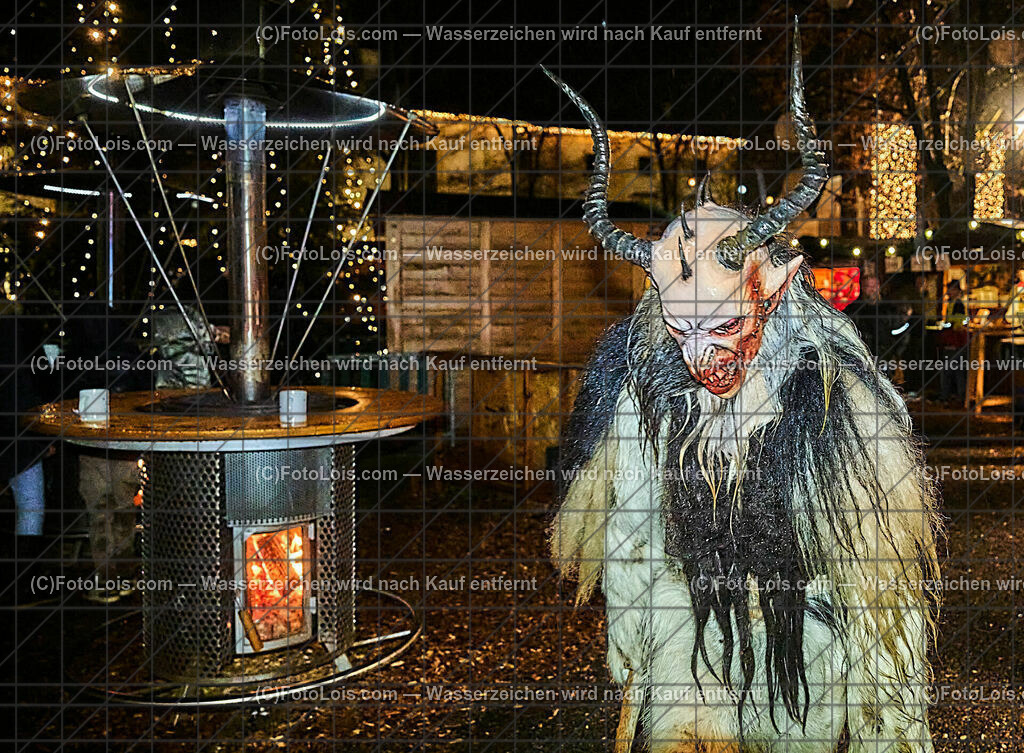 ALP7317_Wieselburger Advent_Zwieslteifln | (C)FotoLois.com, Alois Spandl. 25igster WIESELBURGER ADVENT, Perchtenlauf der 'Zwieslteifln', Fr 22. Dez. 2023.