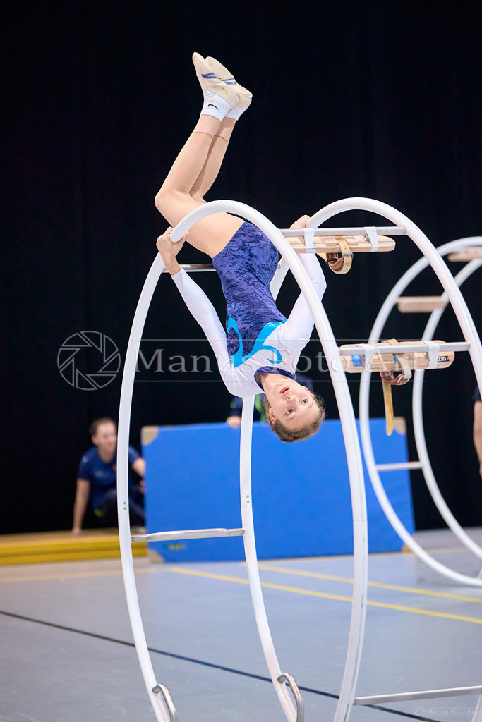 A-DSC03092 | Professionelle Sportfotografie in Hamburg, Schleswig-Holstein und Niedersachsen – spezialisiert auf Rhönrad, Geräteturnen, Leistungsturnen und rhythmische Sportgymnastik. Bundesweite Begleitung von Rhönrad-Events. Jetzt Sport-Fotos - Realisiert mit Pictrs.com
