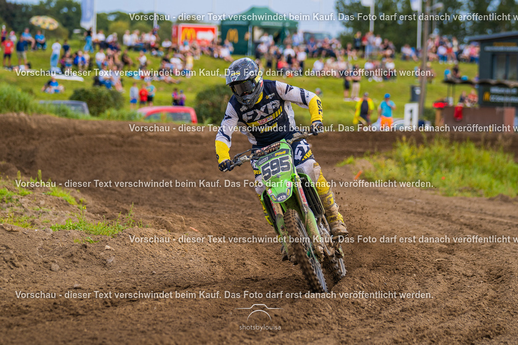09_21_LM_Schenkenhorst-2724 | Sportfotografin aus Berlin-Brandenburg mit Fokus auf Motocross. Ich halte deine sportliche Leistung und echte Emotionen auf und neben der Strecke professionell fest. Entdecke die Fotos von deinem Rennen und bestelle sie direkt hier im Shop.