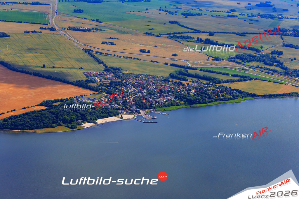 Das Luftbild der Stadt Altefaehr wurde 2018 vom Flugzeug heraus erstellt (keine Drohne) Aufnahmehöhe ca.400 Meter- hohe Auflösung für beste Druck-Qualität
