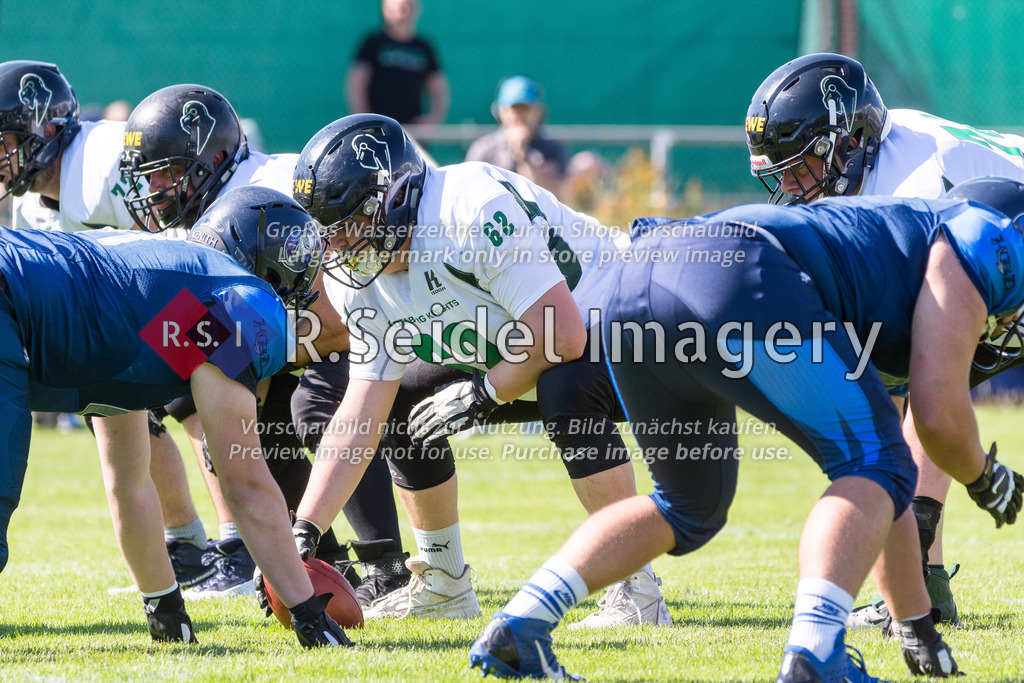 American Football, Saison 2022, Regionalliga Nord, Hamburg Blue Devils - Oldenburg Knights, Dr.-Hermann-Schnell-Sportplatz (Hamburg), 06.08.2022, 07. Gameweek | Fynn Zielke (#62, Oldenburg, OL)