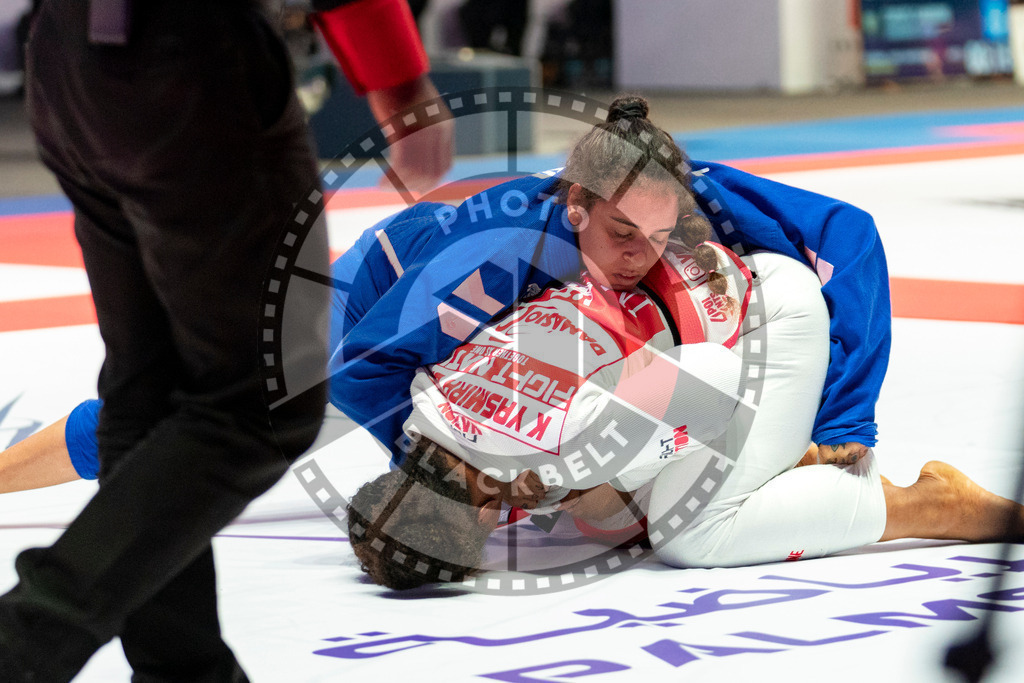 20231109PBB4610 | Fighters compete during the AJP World Professional Championship in the Mubadala Arena in Abu Dhabi, Arab United Emirates, on November 9, 2023.