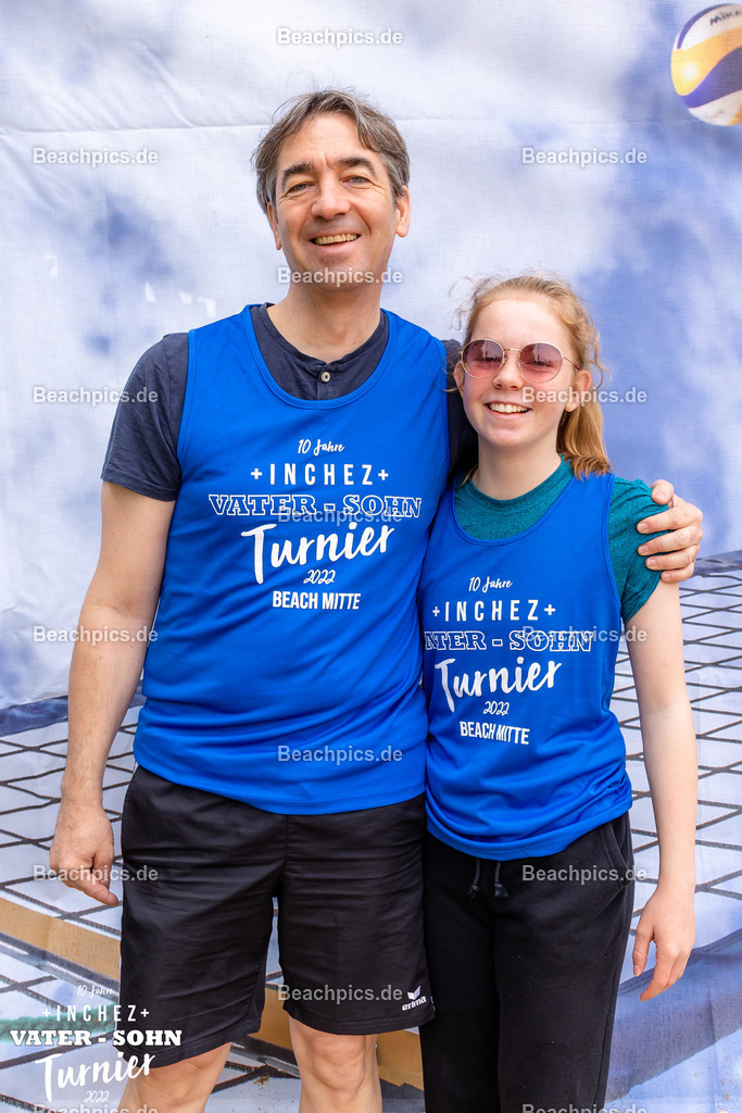 2022-00063188-Vater-Sohn-Turnier-Teamfotos-2 | 26.05.2022; Berlin Foto: Gerold Rebsch - www.beachpics.de