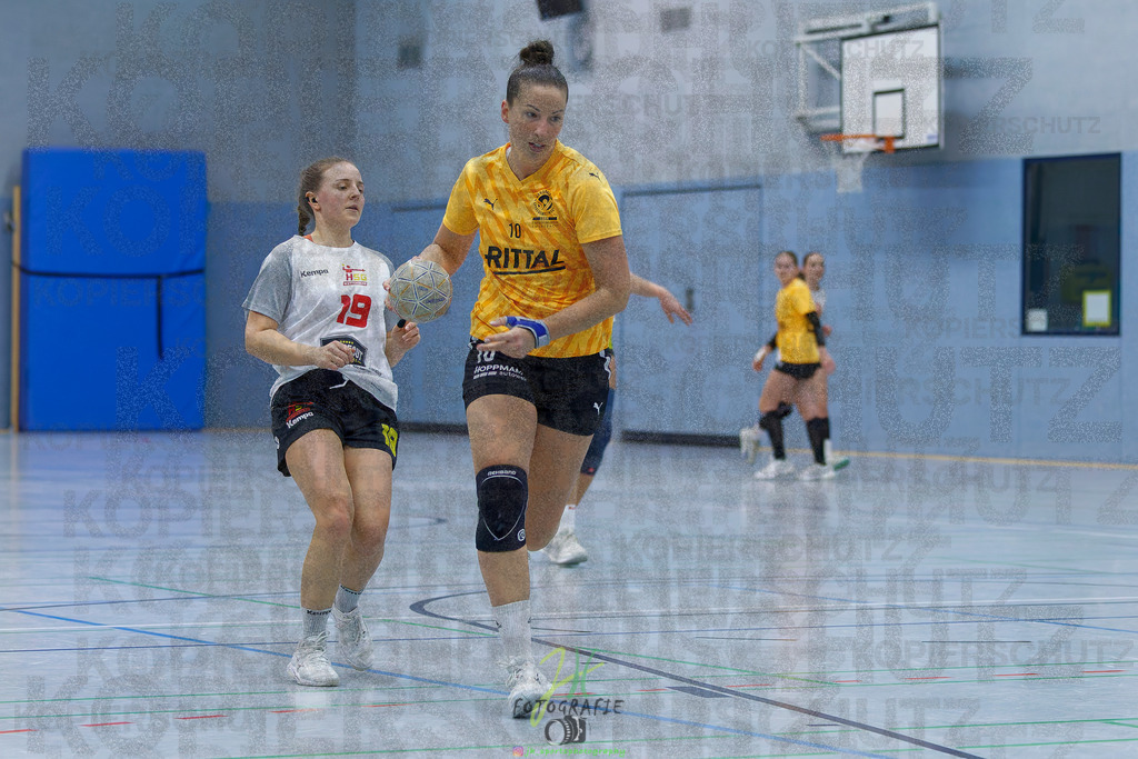 Frauen Oberliga Mitte (HHV); HSG Eibelshausen/Ewersbach - HSG Wettenberg II | Frauen Oberliga Mitte (HHV); HSG Eibelshausen/Ewersbach - HSG Wettenberg II am 13.12.2025 in Steinbrücken (Sporthalle am Hammerweiher)Photo © 2025 - Jörg Heinrich - Realisiert mit Pictrs.com