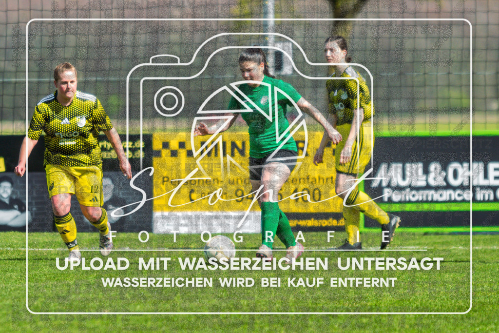 SGFTUS-1011 | Janine Bremer (TuS Eversen-Sulze #15) beim Damen Kreisliga HK/CE Spiel zwischen SG Fulde und TuS Eversen-Sulze im Fulder Zentralstadion, Fulde (Simon Paul Stopat) - Realisiert mit Pictrs.com