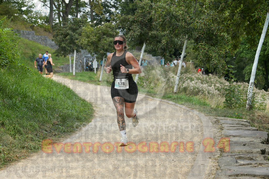 250824_1258_EX1_1050 | Sportfotografie im Rhein-Sieg Kreis, Köln, Bonn, NRW, Rheinland Pfalz, Hessen, etc. Unser Tätigkeitsfeld umfasst den Laufsport vom Volkslauf über den Marathon, Duathlon, Triathon bis zum Ultralauf wie Kölnpfad Ultra oder Schindertrail.