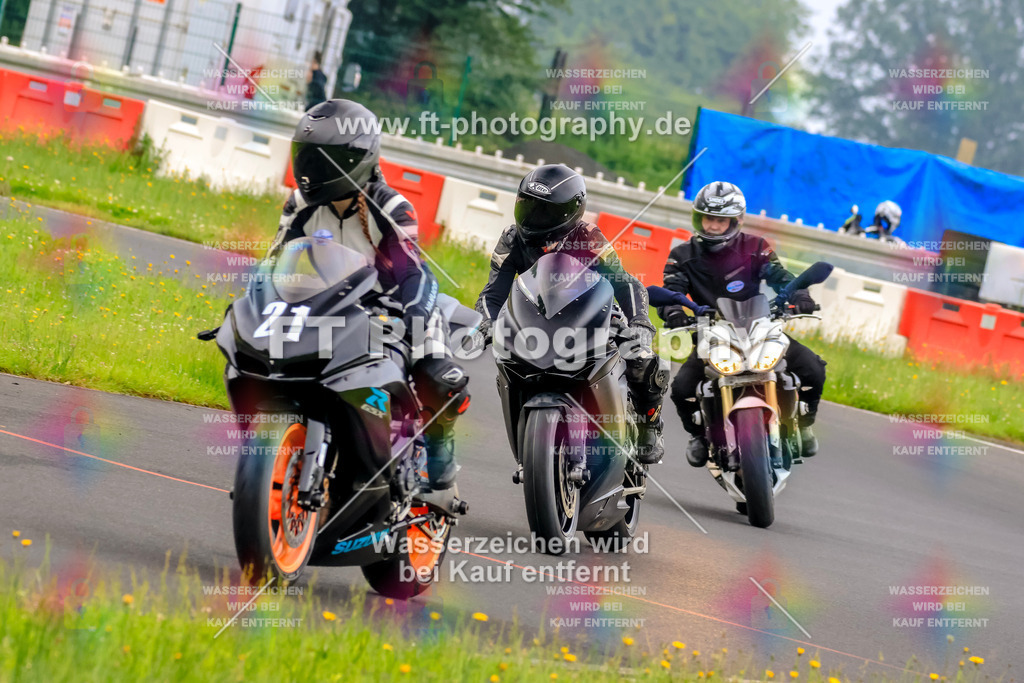 VBK-6771 | Hier findet Ihr Bilder von Touristenfahrten auf der Nürburgring Nordschleife oder von anderen Veranstaltungen die ich besucht habe. Viel Spass beim Durch Schauen 