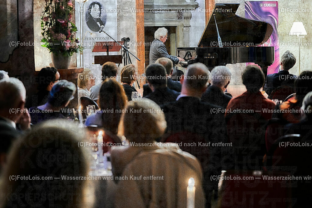 ALS0793_XXXIX-Chopin-Festival_Nocturno_Henry Yves | (C)FotoLois.com, Alois Spandl, XXXIX. internationales CHOPIN-Festival in der Kartause Gaming, NOCTURNO - nächtliches Konzert bei Kerzenlicht, Sa 5. August 2023.