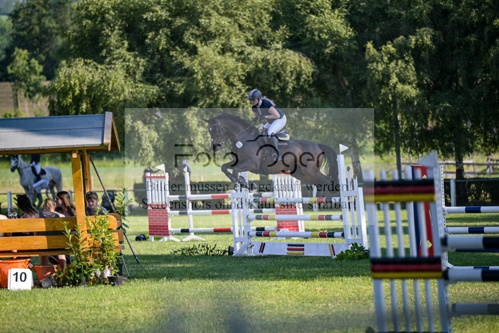 Reitturnier Voxtrup | Entdecke hochwertige Reitturnierfotos von Foto Oger. Professionell, emotional und authentisch – jetzt Lieblingsmomente im Shop bestellen.Deutschlandweite Turnierfotografie. - Realisiert mit Pictrs.com