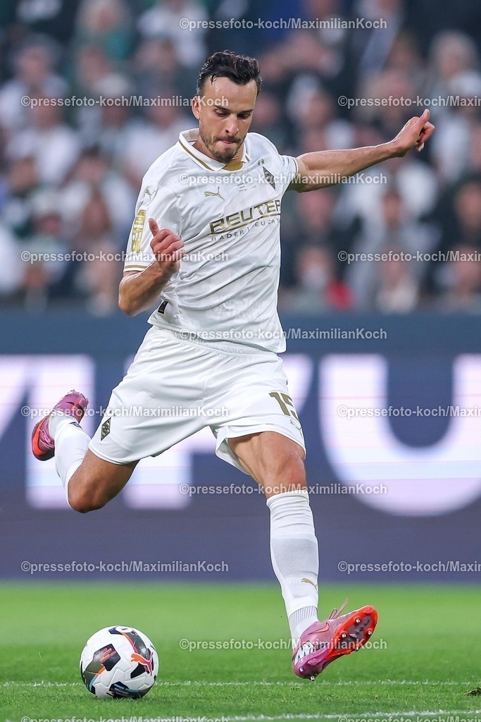 BMG02082501034 | 02.08.2025, Fußball, Borussia Mönchengladbach - FC Valencia, 125 Jahrfeier Jubiläumsspiel, Borussia-Park, Saison 2025 2026: Haris Tabakovic (Borussia Mönchengladbach #15)  DFB regulations prohibit any use of photographs as image sequences and or quasi-video.
