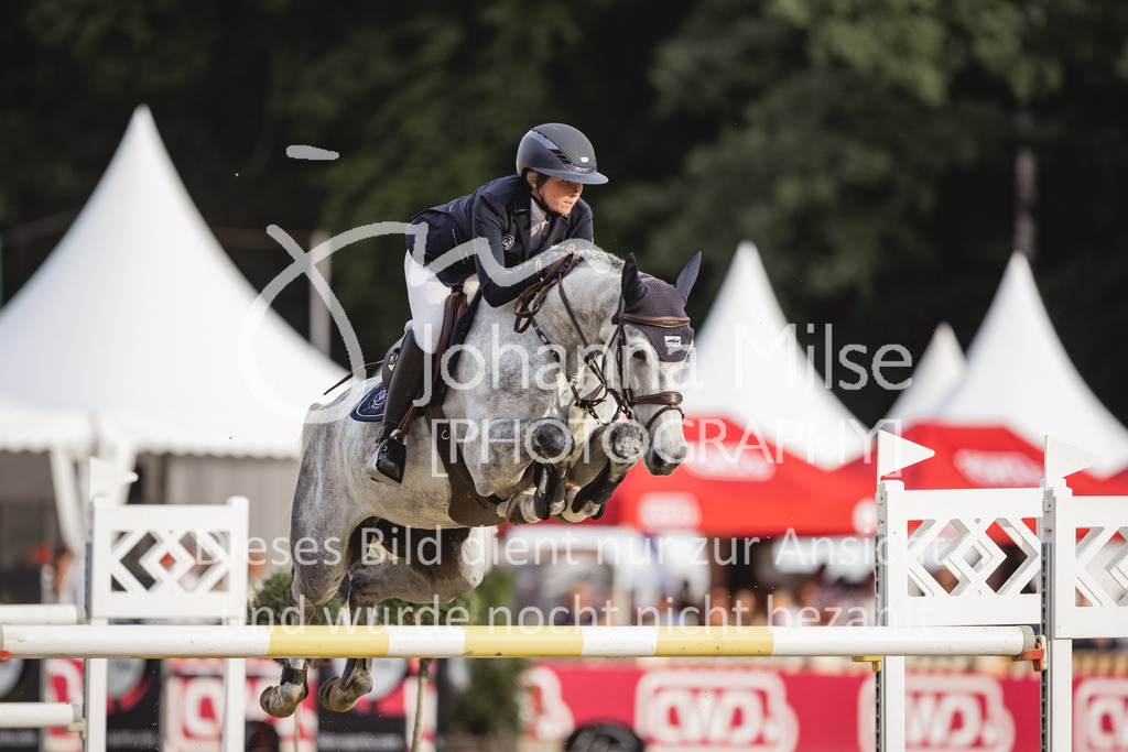 230903_HKM-BCH_Finale6j-143 | Deine schönsten Turniermomente als professionelle Fotos! Entdecke hochwertige Pferdesport-Fotografie im Online-Shop. Jetzt Fotos finden & bestellen!