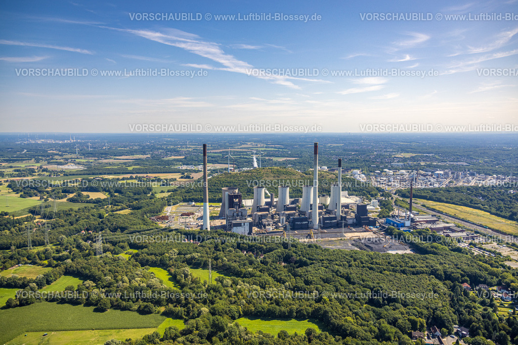 Gladbeck250800885 | Luftbild, Kraftwerk Scholven und Halde Oberscholven, rechts Blich zu Ruhr Oel GmbH - BP Gelsenkirchen, Fernsicht, Gelsenkirchen, Ruhrgebiet, Nordrhein-Westfalen, Deutschland