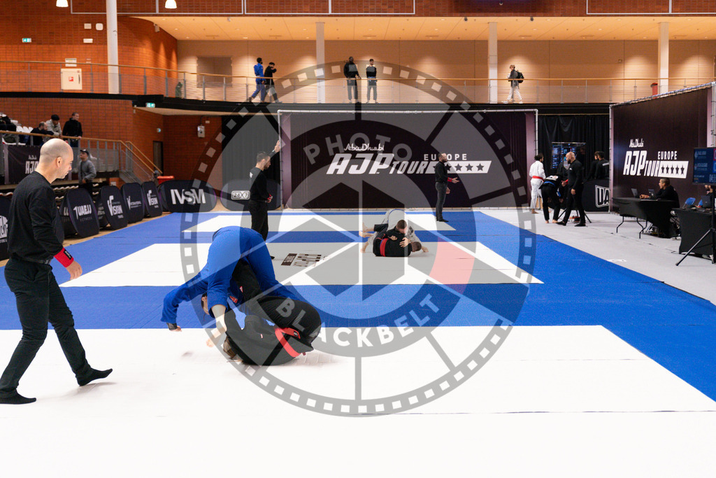 20241013PBB0900 | Athletes compete during the AJP Tour Europe Continental Jiu-Jitsu Amateurs & Masters Championship on October 13, 2024 in Almere near Amsterdam, Netherlands. © Chiara Dazi / photoblackbelt