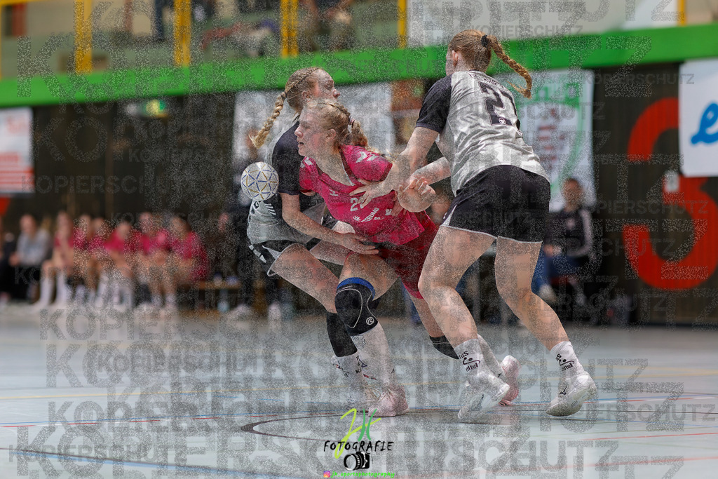 Hessenmeisterschaft wJC - Spiel um Platz 3; TuS Kriftel - SG Schenklengsfeld | Hessenmeisterschaft wJC - Spiel um Platz 3; TuS Kriftel - SG Schenklengsfeld am 22.03.2025 in Biedenkopf (Sporthalle Lahntalschule)Photo © 2025 - Jörg Heinrich - Realisiert mit Pictrs.com