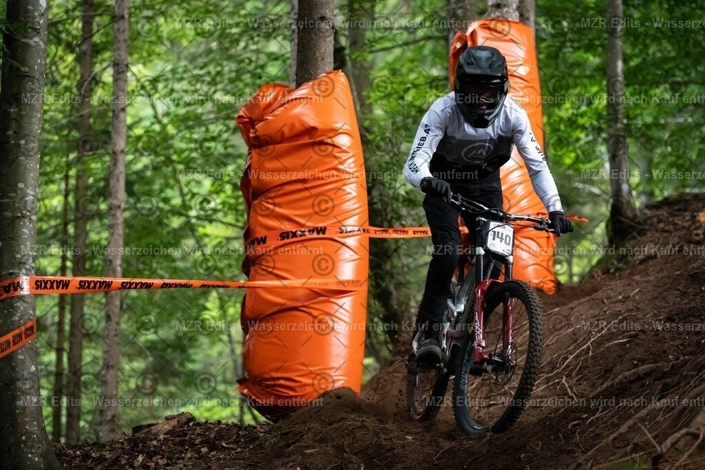 x-335 | mzredits - Realisiert mit Pictrs.com