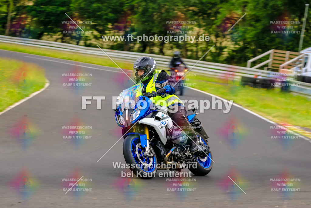 VBK-7603 | Hier findet Ihr Bilder von Touristenfahrten auf der Nürburgring Nordschleife oder von anderen Veranstaltungen die ich besucht habe. Viel Spass beim Durch Schauen 