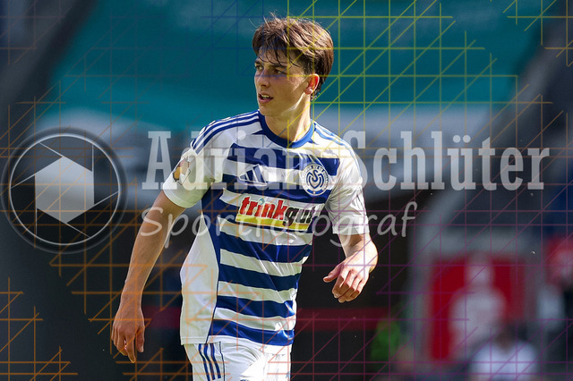 23.05.2026, GER, Fussball, Herren, Niederrheinpokal Finale, Saison 2025/2026, SC St. Tönis - MSV Duisburg | Jan-Simon Symalla (MSV Duisburg) schaut